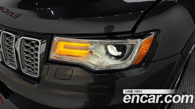 Jeep Grand Cherokee 2020 — ფოტო 12/35