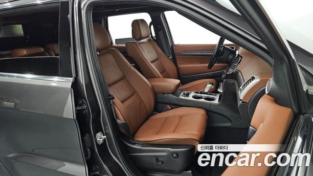 Jeep Grand Cherokee 2020 — ფოტო 5/35