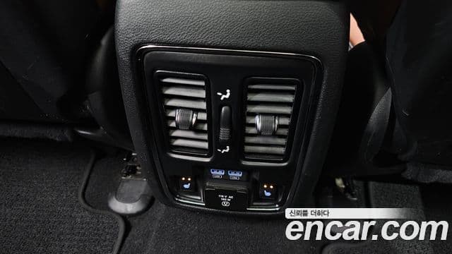Jeep Grand Cherokee 2020 — ფოტო 28/35