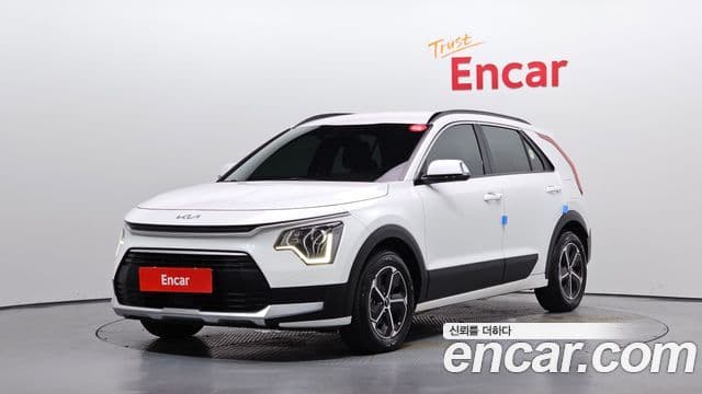 Kia Niro 2023 — ფოტო 1/20