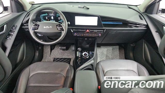 Kia Niro 2023 — ფოტო 7/20