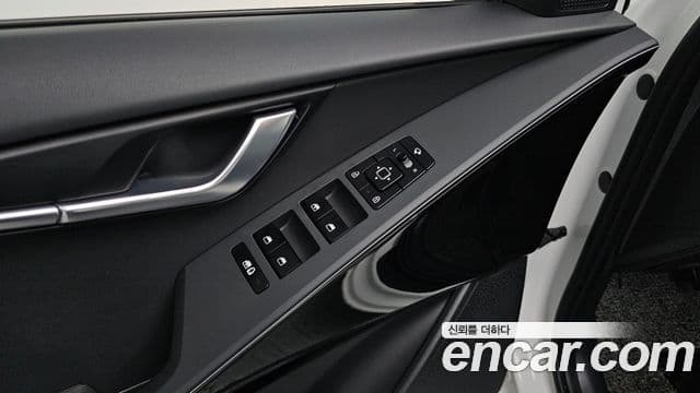 Kia Niro 2023 — ფოტო 17/20