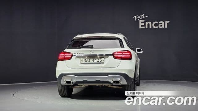 Mercedes-Benz GLA-Class 2019 — Şəkil 4/20