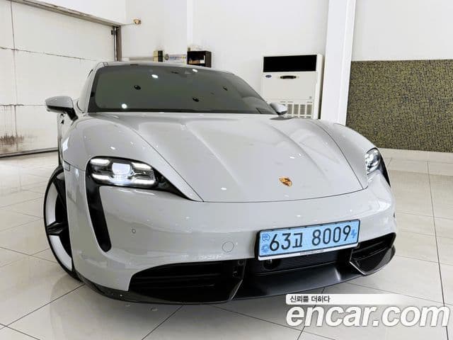 Porsche Taycan 2022 — ფოტო 7/20