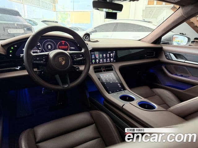 Porsche Taycan 2022 — ფოტო 2/20
