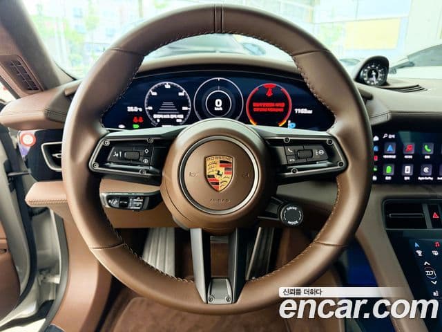 Porsche Taycan 2022 — ფოტო 14/20