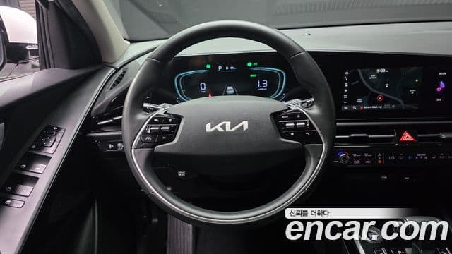 Kia Niro 2022 — Şəkil 13/20