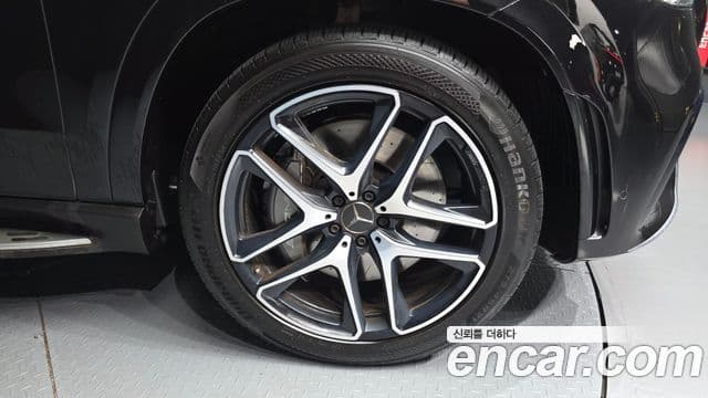 Mercedes-Benz GLE-Class 2020 — ფოტო 5/20