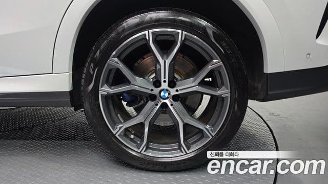 BMW X6 2021 — Photo 20/33