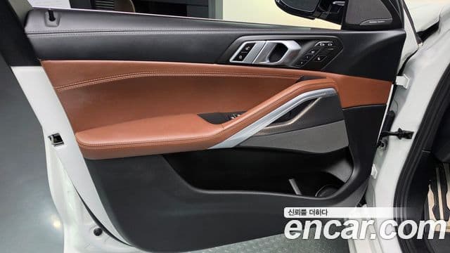 BMW X6 2021 — Photo 2/33