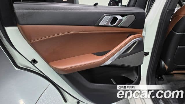 BMW X6 2021 — Photo 9/33