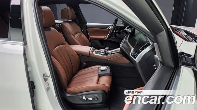 BMW X6 2021 — Photo 11/33