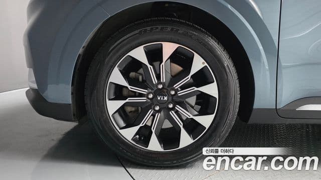 Kia Carnival 2021 — Фото 5/20