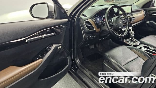 Kia Seltos 2021 — ფოტო 10/20