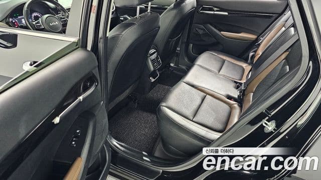 Kia Seltos 2021 — ფოტო 11/20