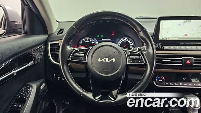 Kia Seltos 2021 — ფოტო 13/20