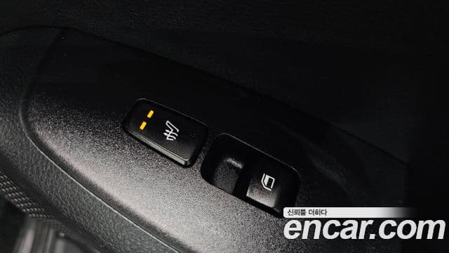 Kia Seltos 2021 — ფოტო 15/20