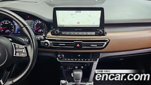 Kia Seltos 2021 — ფოტო 16/20