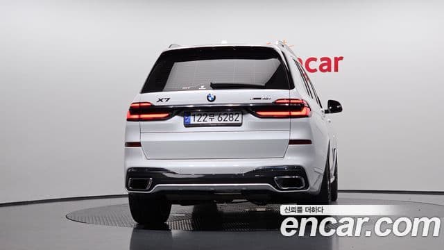 BMW X7 2023 — ფოტო 4/20
