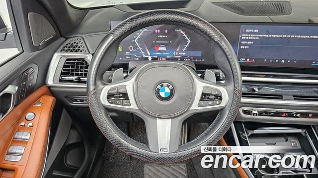 BMW X7 2023 — ფოტო 13/20
