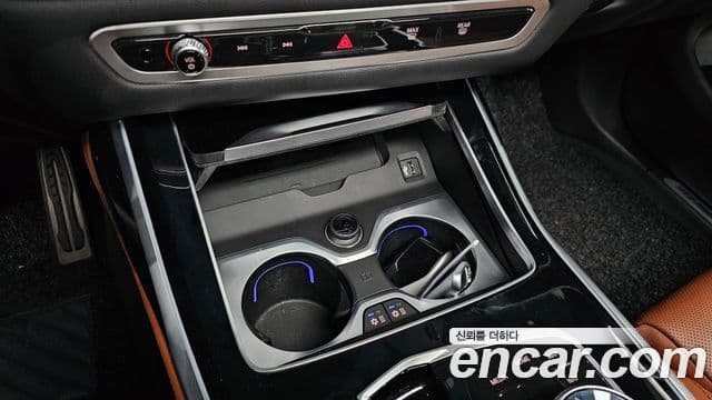 BMW X7 2023 — ფოტო 18/20