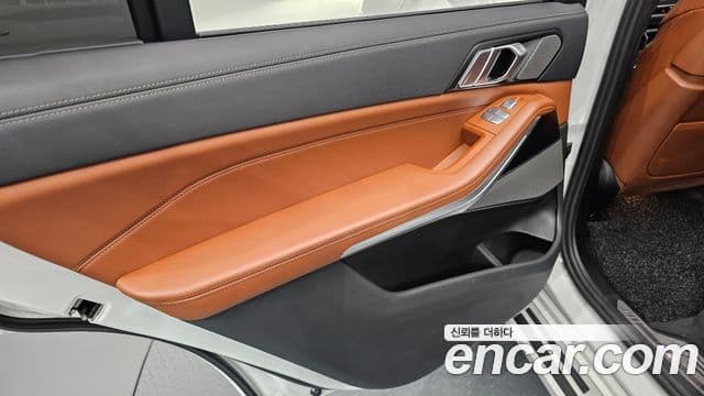 BMW X7 2023 — Photo 30/35