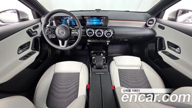 Mercedes-Benz A-Class 2019 — Photo 8/31