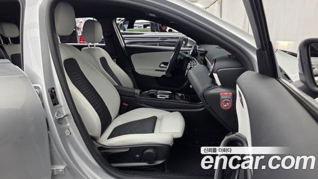 Mercedes-Benz A-Class 2019 — Photo 4/31