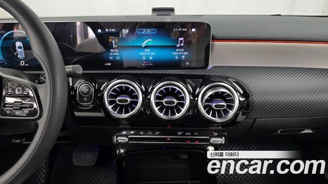 Mercedes-Benz A-Class 2019 — Photo 1/31
