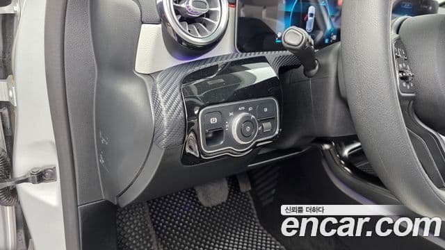 Mercedes-Benz A-Class 2019 — Photo 28/31
