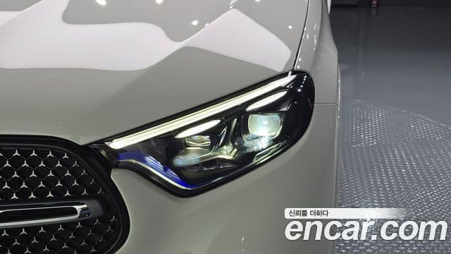Mercedes-Benz GLC-Class 2025 — Photo 15/31
