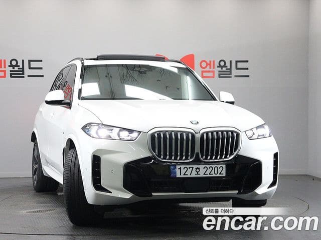 BMW X5 2025 — Фото 1/20