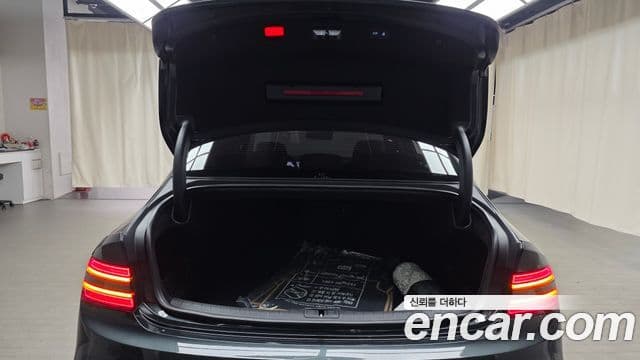 Genesis Electrified G80 2025 — ფოტო 16/20