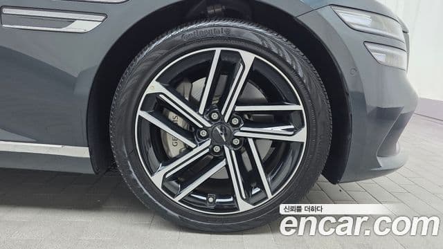 Genesis G80 2025 — Şəkil 28/30
