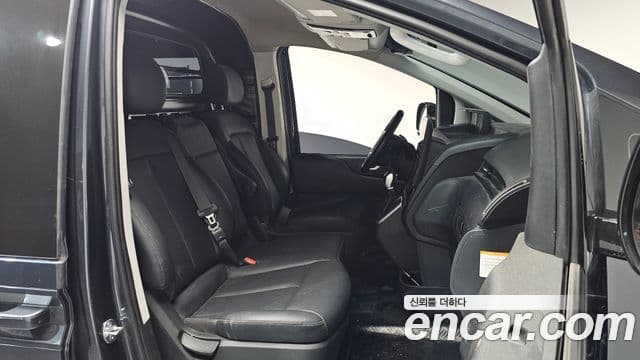 Hyundai Staria 2024 — Фото 11/20