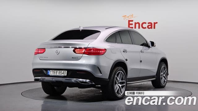 Mercedes-Benz GLE-Class 2018 — ფოტო 2/20