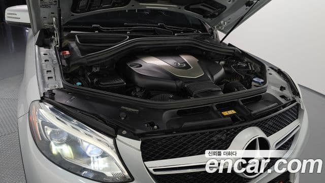Mercedes-Benz GLE-Class 2018 — ფოტო 6/20
