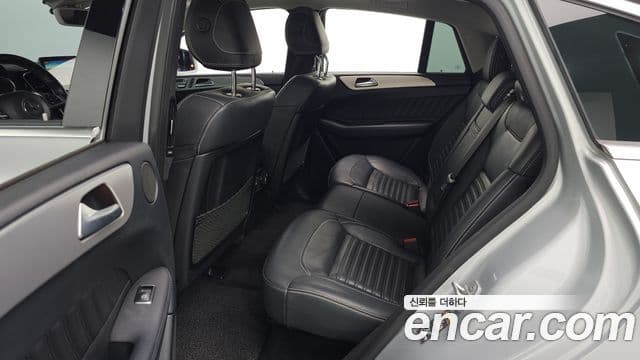 Mercedes-Benz GLE-Class 2018 — ფოტო 12/20