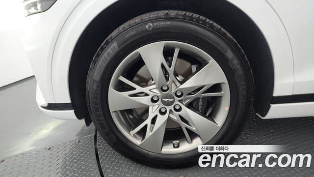 Genesis GV70 2021 — ფოტო 4/20