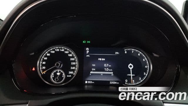 Genesis GV70 2021 — ფოტო 7/20