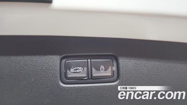 Genesis GV70 2021 — ფოტო 16/20