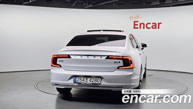 Volvo S90 2021 — ფოტო 4/20
