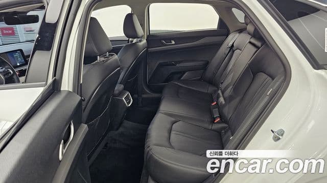 Kia K5 2023 — Şəkil 12/20