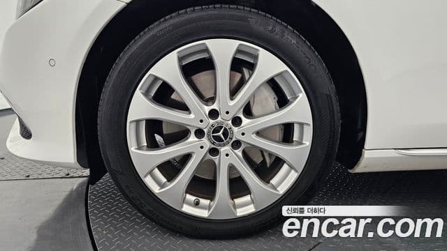 Mercedes-Benz E-Class 2020 — Şəkil 5/20