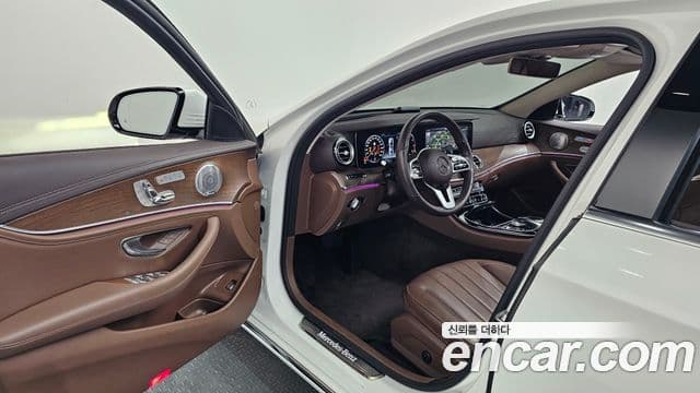 Mercedes-Benz E-Class 2020 — Şəkil 10/20