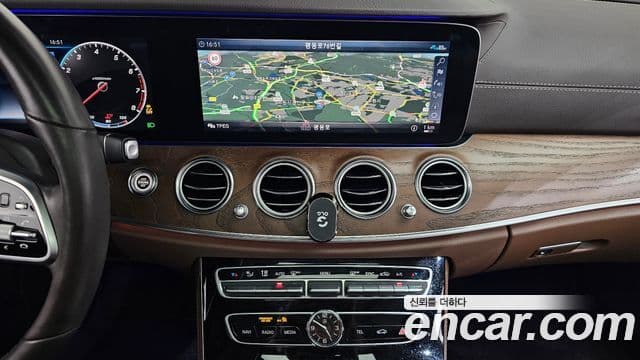 Mercedes-Benz E-Class 2020 — Şəkil 12/20