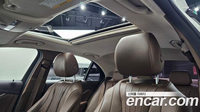 Mercedes-Benz E-Class 2020 — Şəkil 16/20