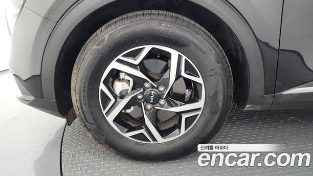 Kia Sportage 2022 — ფოტო 5/20