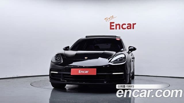 Porsche Panamera 2018 — ფოტო 19/20
