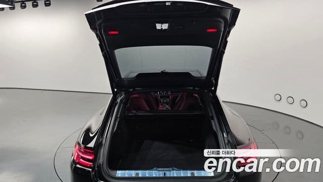 Porsche Panamera 2018 — ფოტო 18/20